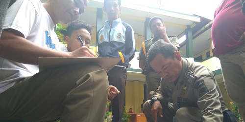 Razia rutin sajam oleh Satpol PP Kota Tangerang.(bad)