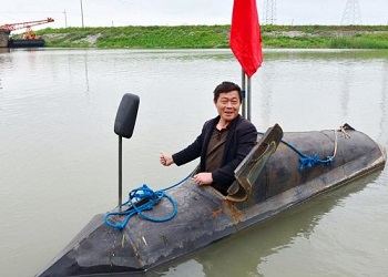 Zhang Shendu dalam kapal selam.(bbs)