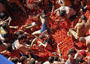 La Tomatina, mandi tomat di Buñol, Spanyol.(Makespain)