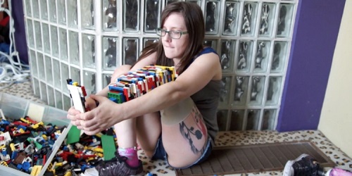 Christina memasang 'kaki lego'(metro.co.uk)
