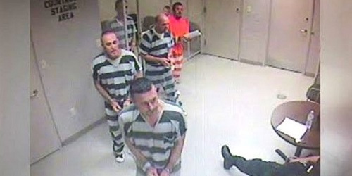 Sekelompok tahanan yang berhati mulia.(centroone.com)