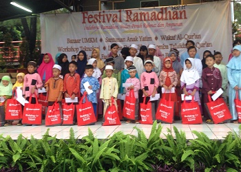 Santunan yag diberikan di Festival Ramadan SML 2016.(asri)