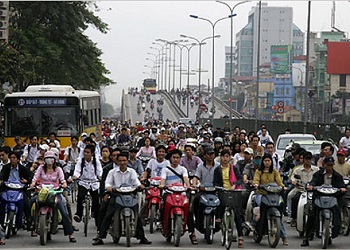 Sepeda motor menyemut di Hanoi.(bbs)