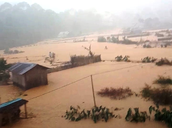 Banjir Bandang Landa Perkampungan Tak Jauh dari Wisata