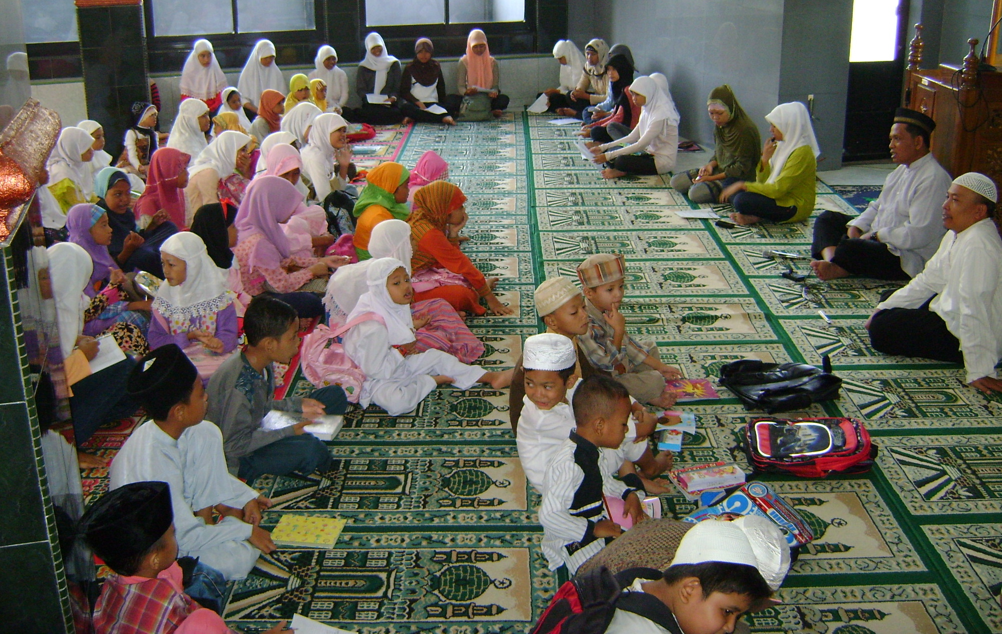 Puluhan Remaja Ikuti Pesantren Kilat di Mesjid Baitussalam 